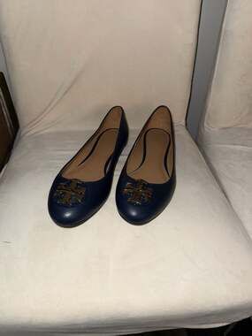 Tory Burch Claire Ballet Flats in Perfect Navy Tumbled Leather